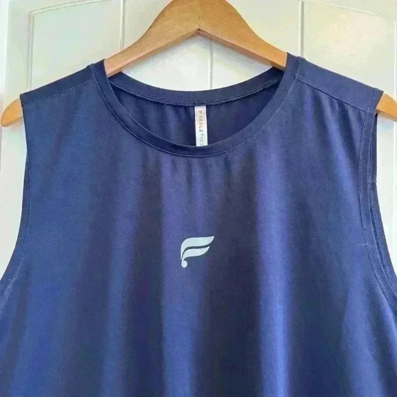 ๐ 6/$60, Fabletics Cropped Workout Tank Top Navy Blue Fabletics Logo Front, 3X - Picture 2 of 6